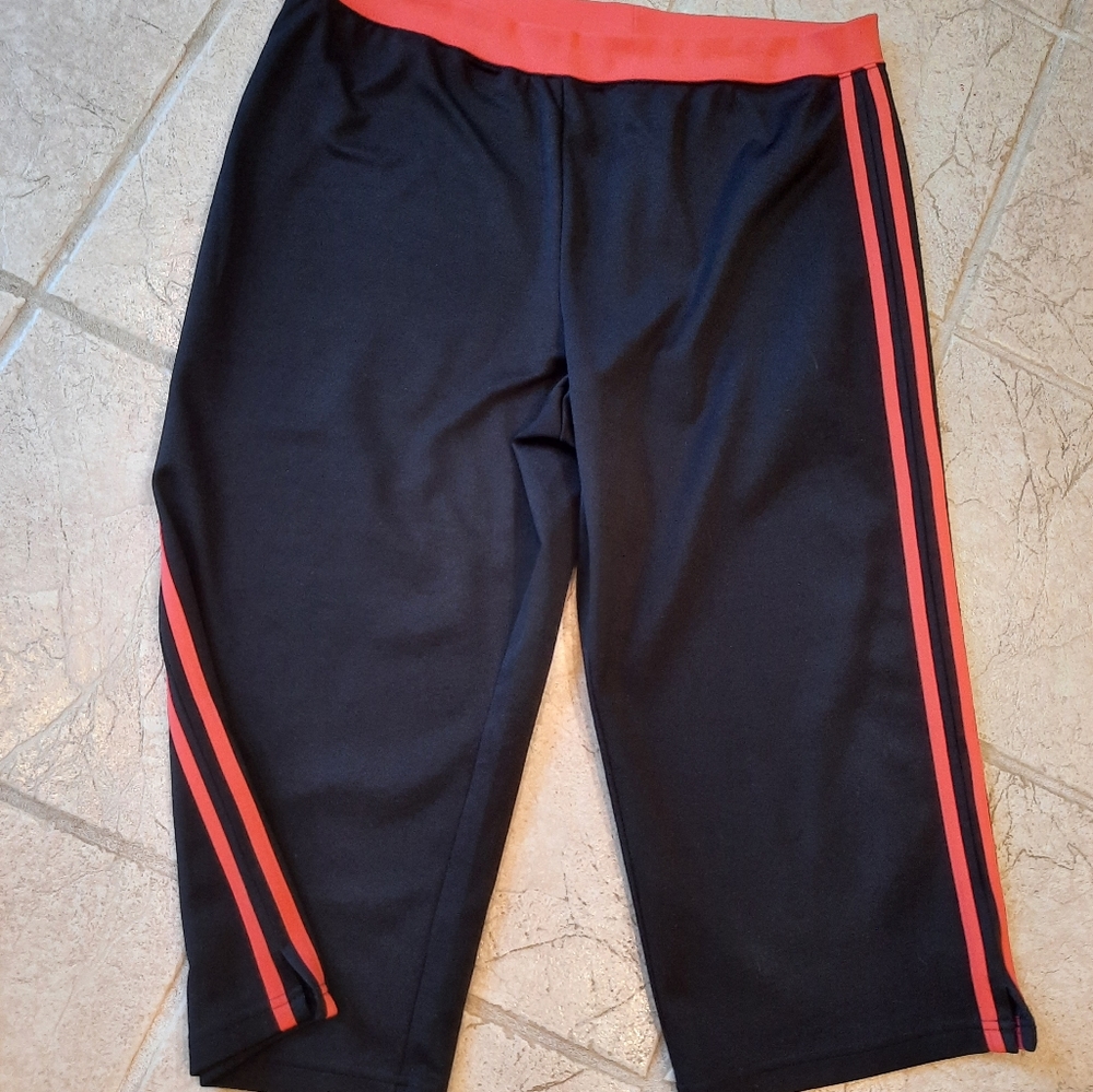 Black cropped track/yoga pants XL Silverwear athleisure